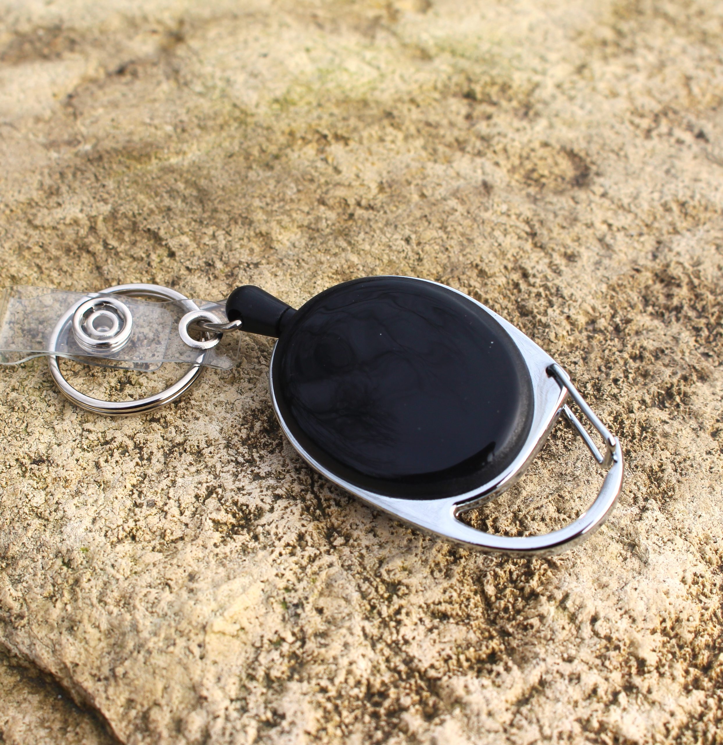 badge reel black
